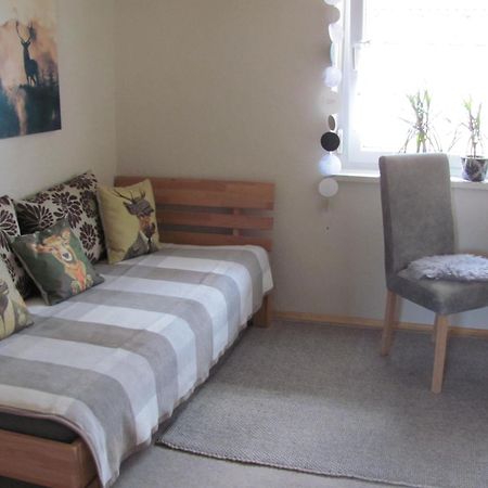 #2 Ruhiges Gemuetliches Ferienzimmer Mit 2 Einzelbetten Gemeinschaftsbad W-Lan Airport Nah Late Night Check In Haus Nr 9,5 Trunkelsberg Exteriör bild